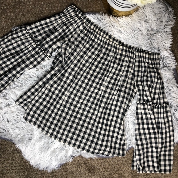 Who What Wear Tops - Gingham shoulder-less shirt. Size Medium. Black